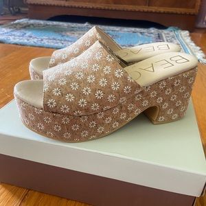 Beach by Matisse Daisy Platform Mules